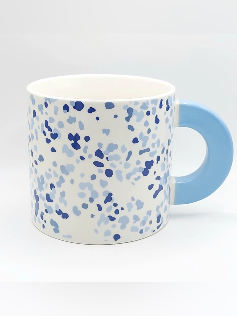 Room Essentials White Ceramic Mug with Blue Speckle and Light Blue Handle